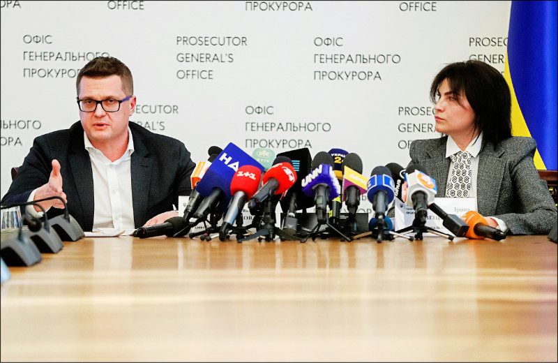 乌克兰检察总长维涅迪克托瓦（右）和安全局局长巴卡诺夫（左），双双因为所属与俄罗斯勾结而遭乌克兰总统泽伦斯基开除。（路透档案照）(photo:LTN)
