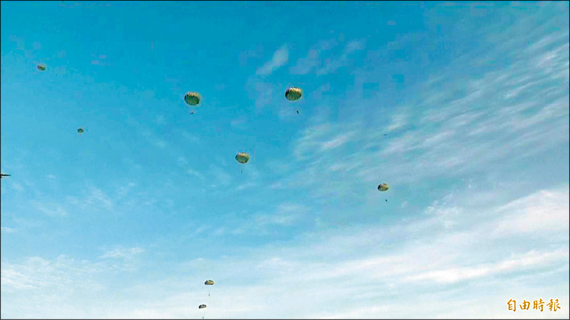 陸軍航空特戰指揮部昨天進行漢光演習前預演。（記者陳彥廷攝）