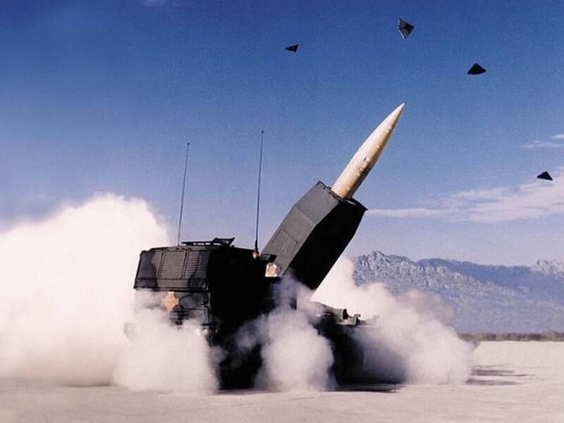 海马斯发射ATACMS战术飞弹的瞬间，目前美国尚未提供乌克兰这款飞弹。（取自美国陆军官网）(photo:LTN)