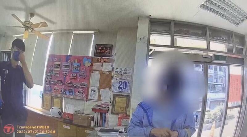 與確診者同住防疫旅館期間信用卡被盜刷？高雄婦3招解決。（讀者提供）