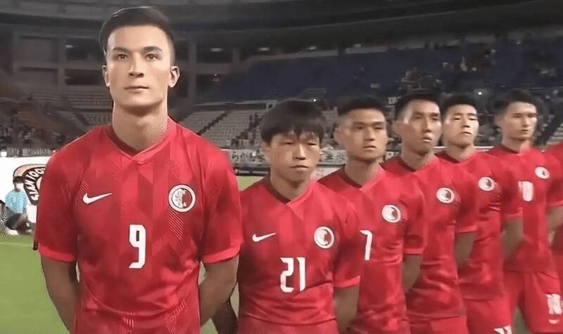 东亚盃足球赛香港队对上日本队，香港队员几乎无人开口跟唱中国国歌，触动中国媒体和网友的敏感神经，纷纷留言大骂。（取自网路）(photo:LTN)