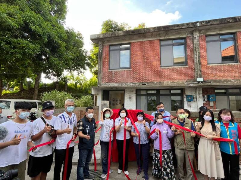 老舊警察宿舍華麗變身，轉型中部青聚點基地。（記者詹士弘翻攝）