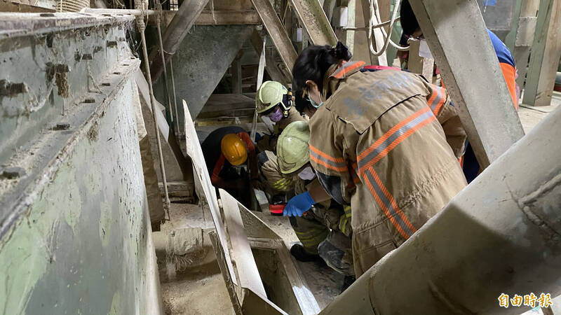 受雇最後一天… 台糖工人摔落飼料攪拌機慘死 - 社會 - 自由時報電子報