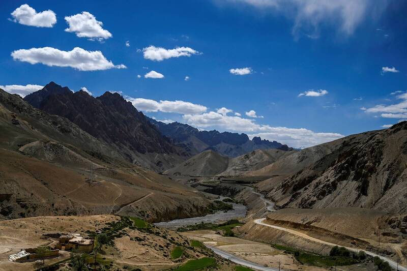 喀喇崑崙公路是一条从中国新疆连接巴基斯坦的公路，被誉为「全世界最危险的道路」。（法新社）(photo:LTN)