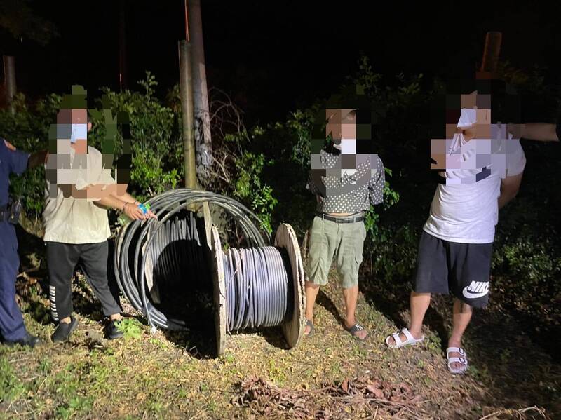 阮男等3人到三星一間工廠偷電纜線。（記者蔡昀容翻攝）