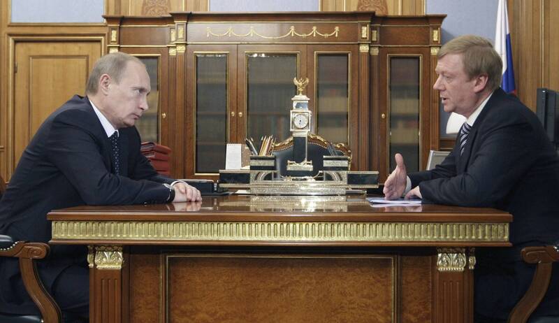 俄罗斯总统普廷前任国际特使邱贝斯（右）近日疑似中毒，目前在院治疗。（美联社）(photo:LTN)