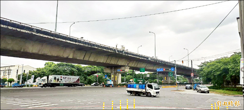 大發交流道為聯絡大發、和發及林園工業區交流道。（記者洪臣宏攝）
