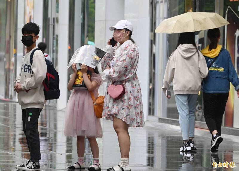 天氣轉晴偏熱，仍有午後局部雷陣雨發生。（資料照）