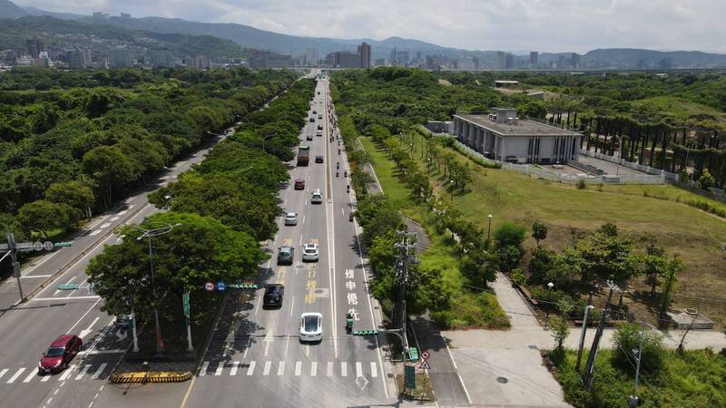 北市大度路2天1車禍挨批「製造道路陷阱」 研議移除分隔島