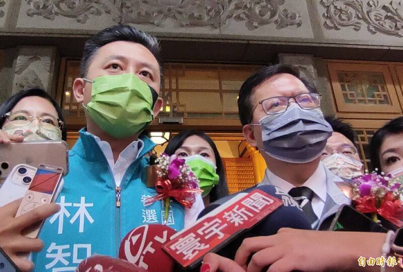 藍營質疑新竹將軍村修復案再現「新竹工程五人幫」，林智堅受訪時駁斥，這是非常惡意的抹黑、用政治霸凌專業。 （記者鄭淑婷攝）