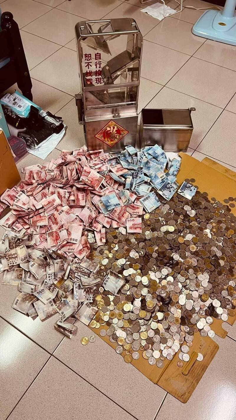 超狂！ 他用公車投幣箱當撲滿 「開箱」總金額破22萬
