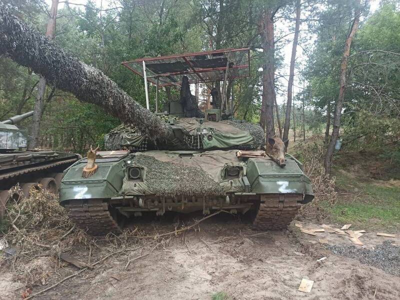 俄軍T-90M被烏軍完整的擄獲。（圖擷取自推特）