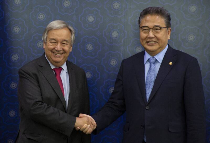 联合国秘书长古特瑞斯12日拜访南韩，与南韩外交部长朴振见面。（欧新社）(photo:LTN)