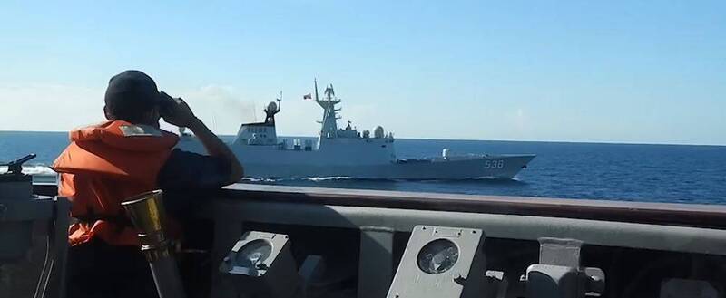 总统蔡英文释出国军监控共军军舰影像。（图片撷取自「蔡英文 Tsai Ing-wen」脸书）(photo:LTN)
