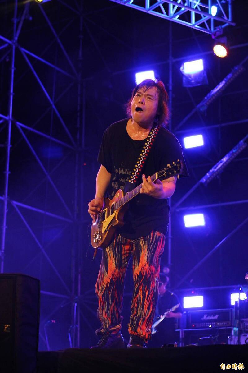 伍佰熱唱嗨爆屏東夏日狂歡祭! 大鵬灣單日狂吸23萬人 - 屏東縣 - 自由時報電子報