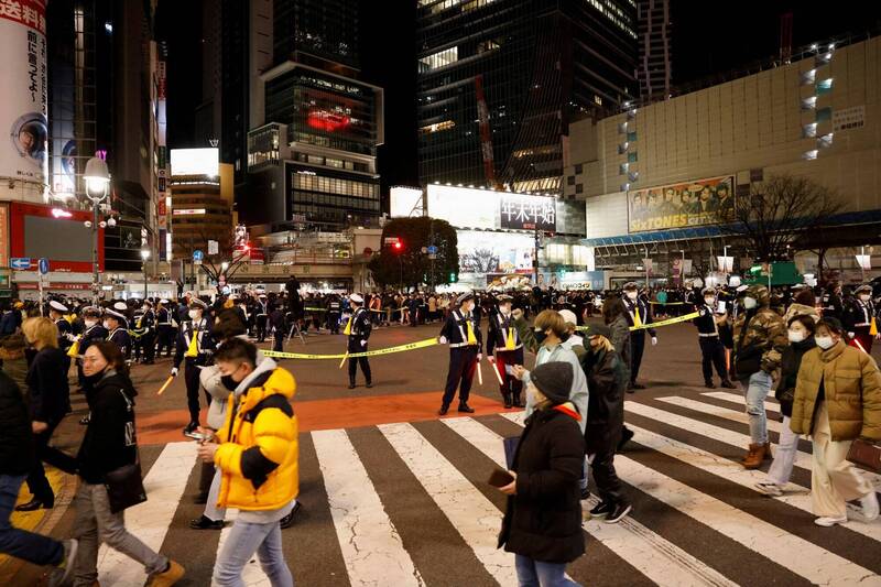 日本1名15歲國中少女，在東京澀谷區持刀隨機砍殺陌生人，落網後供稱自己犯案是想被判死刑。澀谷警察示意圖。（路透）