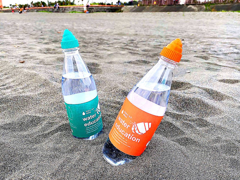 
Bottles with biodegradable caps invented by teachers and students at National Kaohsiung University of Science and Technology are pictured in an undated photograph.
Photo courtesy of the Chinese Innovation and Invention Society