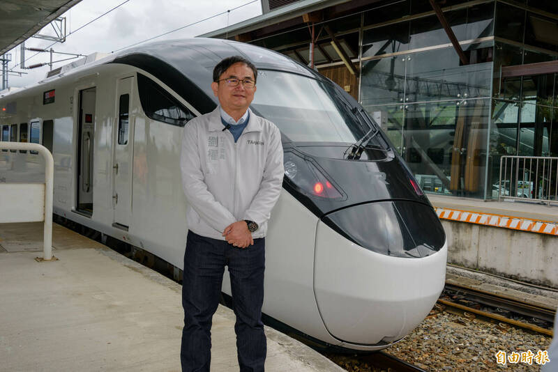 提升台東鐵路運能，劉櫂豪爭取EMU3000型新車10月底替駛4列次。（記者陳賢義攝）