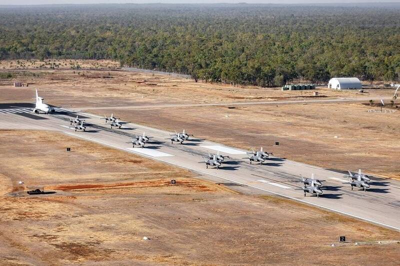 美澳两国F-35战机在丁达尔空军基地，携手展开「大象漫步」操演。（取自澳洲国防部网站）(photo:LTN)
