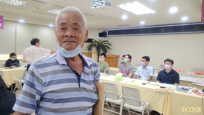 86歲謝天助，是現階段高市議員參選者中最高齡。（記者王榮祥攝）