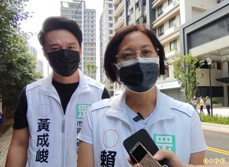 民眾黨桃園市長參選人賴香伶出席「桃園市銀髮人才服務據點」揭幕，對於銀髮事業第二春、創業，認為桃園除了青創孵化器，更要有銀創孵化器。（記者鄭淑婷攝）