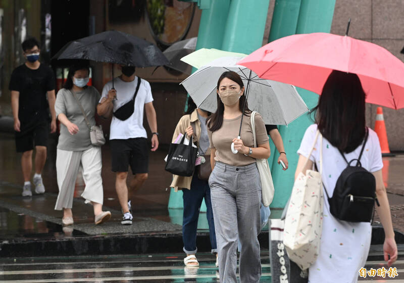 中央氣象局指出，今天（7日）各地有雨，北台灣早晚氣溫稍涼。（資料照）