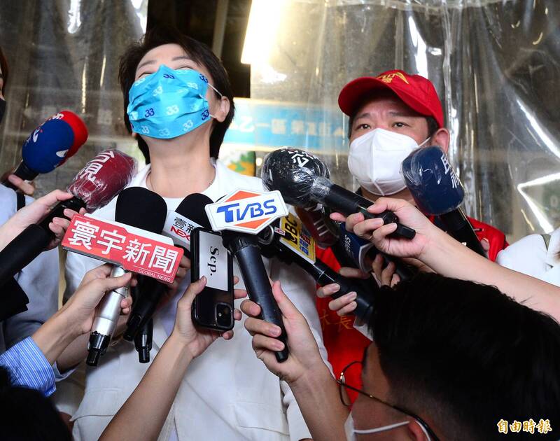 黃珊珊表示，兩黨分別說黃珊珊就是投給陳時中、投給黃珊珊就是投給國民黨台北市長參選人蔣萬安，有網友說，票投黃珊珊，3個願望一次完成。（記者王藝菘攝）