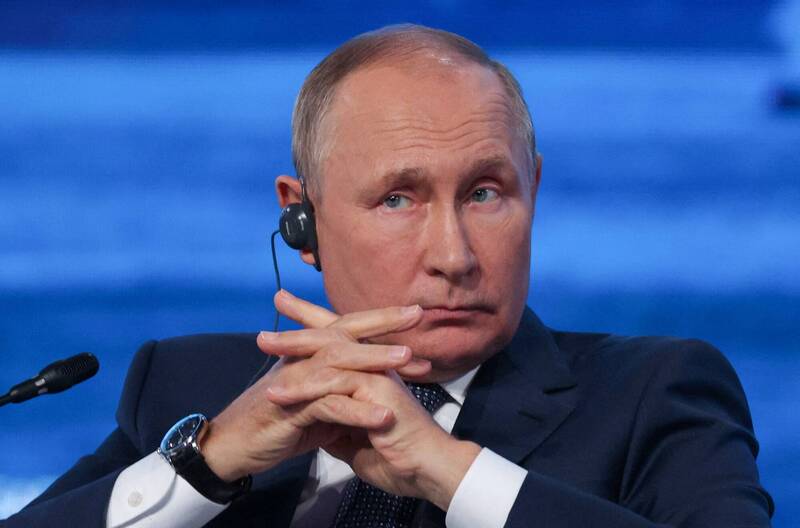 莫斯科罗蒙诺索夫斯基区议会发表声明，要求俄国总统普廷下台。普廷7日在海参崴出席第7届东方经济论坛。（路透）(photo:LTN)