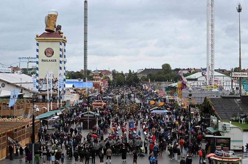 受疫情影响停办两年，昨（17）日德国慕尼黑啤酒节（Oktoberfest）恢复举行。（法新社）(photo:LTN)