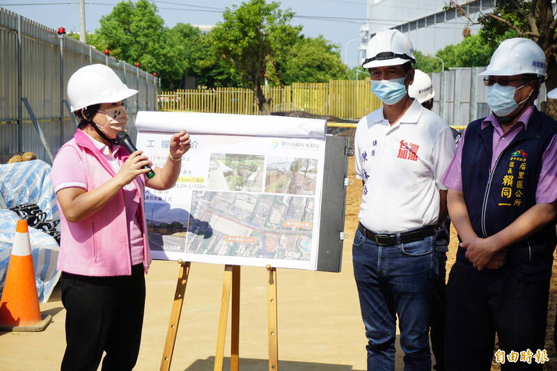 立委楊瓊瓔爭取內政部營建署下水道工程處全額補助5500萬元，施作后科南路分流箱涵，改善后里淹水，預定明年汛期前完工。（記者歐素美攝）