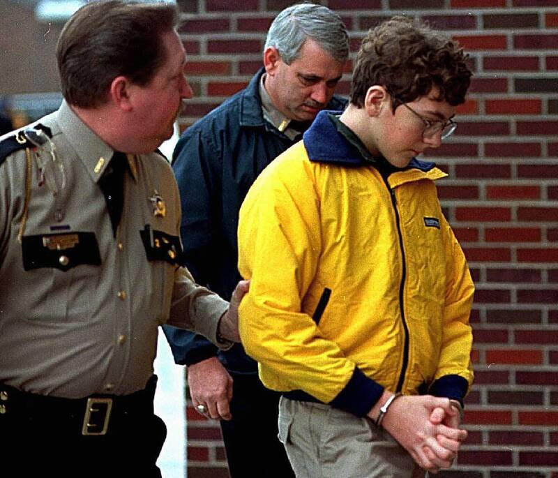 美国1997年希思高中校园枪击案枪手卡尼尔（右），入狱服刑25年后申请假释。（美联社）(photo:LTN)