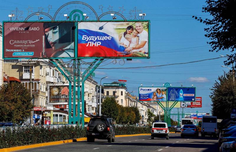 原属乌克兰的卢甘斯克是乌俄冲突导火线之一，亲俄人士自行宣布独立为卢甘斯克人民共和国（LPR），市区街道上到处可见亲俄罗斯的宣传看板。（路透）(photo:LTN)