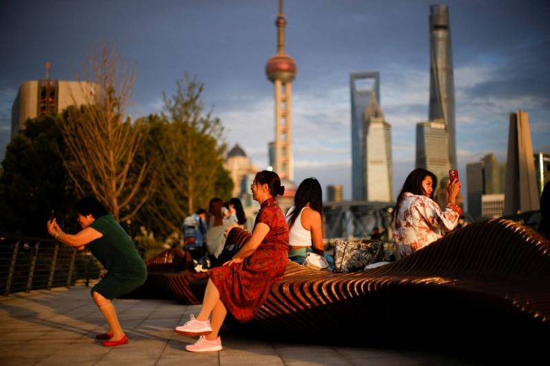 中国10月1日起将有7天长假，但为了防疫，多地已经唿吁民众「就地过节」。图为上海市一景。（路透）(photo:LTN)