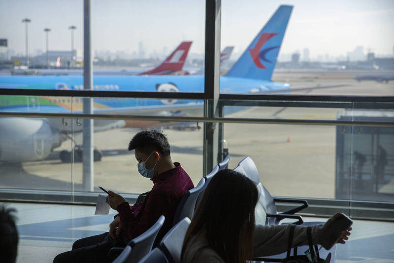 中国网路近日流传，有多个机场大量航班突然取消的情况发生，中媒报导称主因与疫情还有油价有关。图为示意图。（美联社）(photo:LTN)