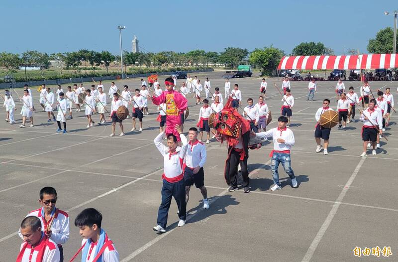 安南區溪南寮興安宮金獅陣。（記者王姝琇攝）