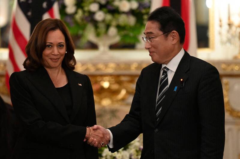 美國副總統賀錦麗（Kamala Harris）會晤日本首相岸田文雄。（法新社）