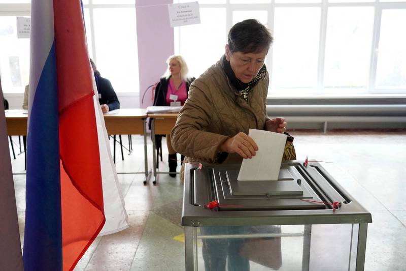 俄罗斯目前正在乌克兰境内的佔领区举行入俄公投。图为马立波（Mariupol）某一处投票所。（法新社）(photo:LTN)
