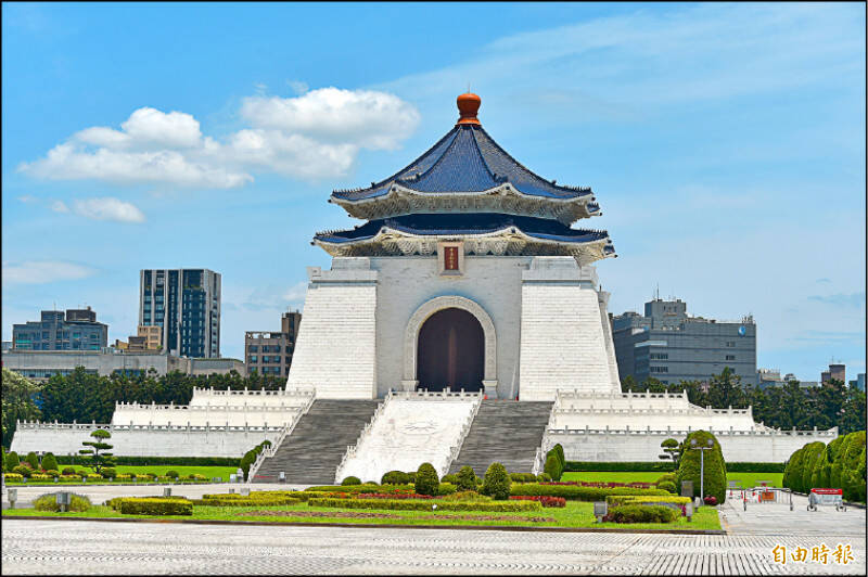中正紀念堂24幅蔣介石油畫撤下 11月返還國防部 - 政治 - 自由時報電子報