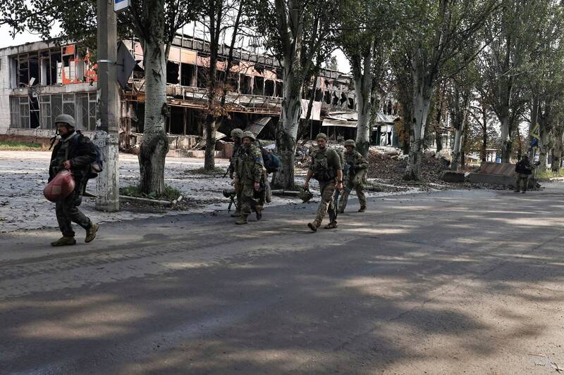 烏克蘭的頓內茨克（Donetsk）在砲火下殘破不堪。（路透）