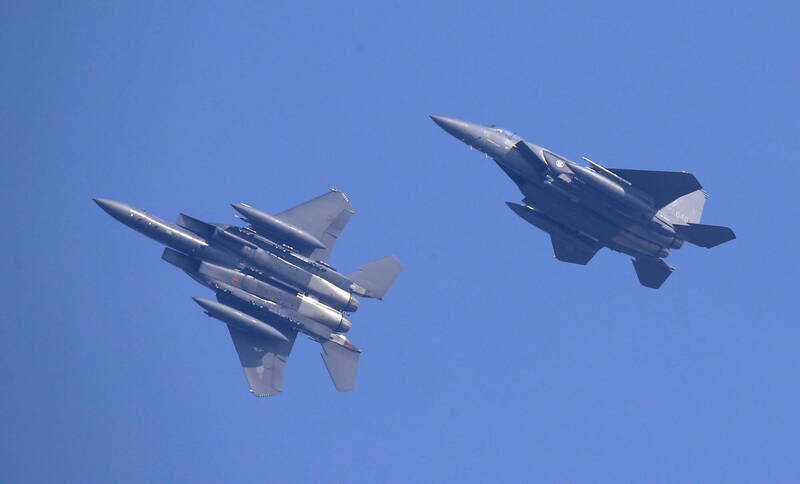 南韩军方宣布，南韩两架F-15K战机于黄海投射2枚JDAM炸弹，以回应北韩发射飞弹的挑衅行为。图为南韩的F-15K战机。（欧新社）(photo:LTN)