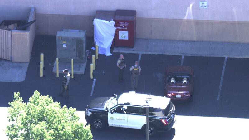 警方在一处金属旧衣回收箱发现妇女尸体。（图撷取自「stu mundel」推特）(photo:LTN)