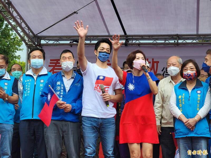 國民黨台北市長參選人蔣萬安今（10）天出席台北市士林北投區議員汪志冰競選連任總部成立大會。（記者何玉華攝）