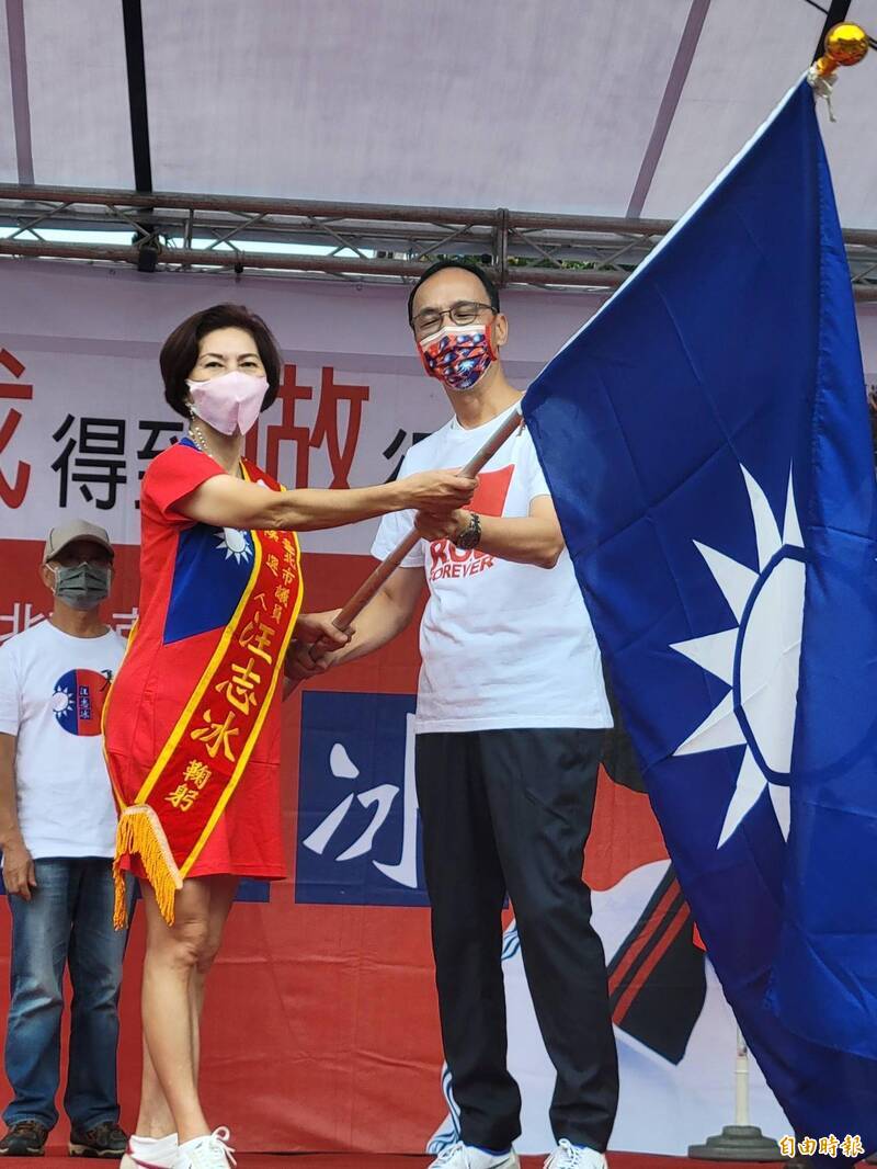 國民黨主席朱立倫今（10）天出席台北市士林北投區議員汪志冰競選連任總部成立大會。（記者何玉華攝）
