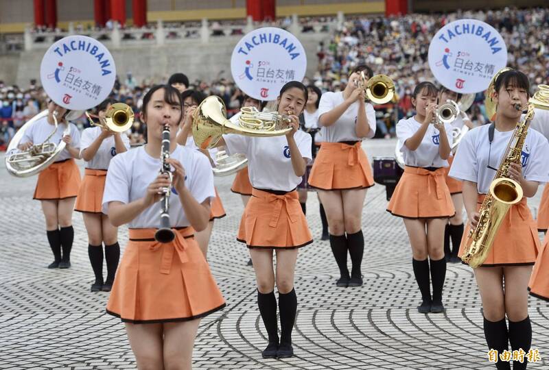 日本京都橘高校吹奏部受邀來台參加國慶演出，受到台灣各界廣泛矚目。（記者羅沛德攝）