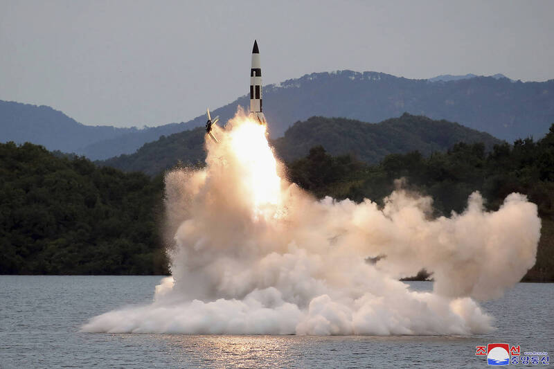北韩12日再度试射飞弹，引发关注。示意图。（美联社）(photo:LTN)
