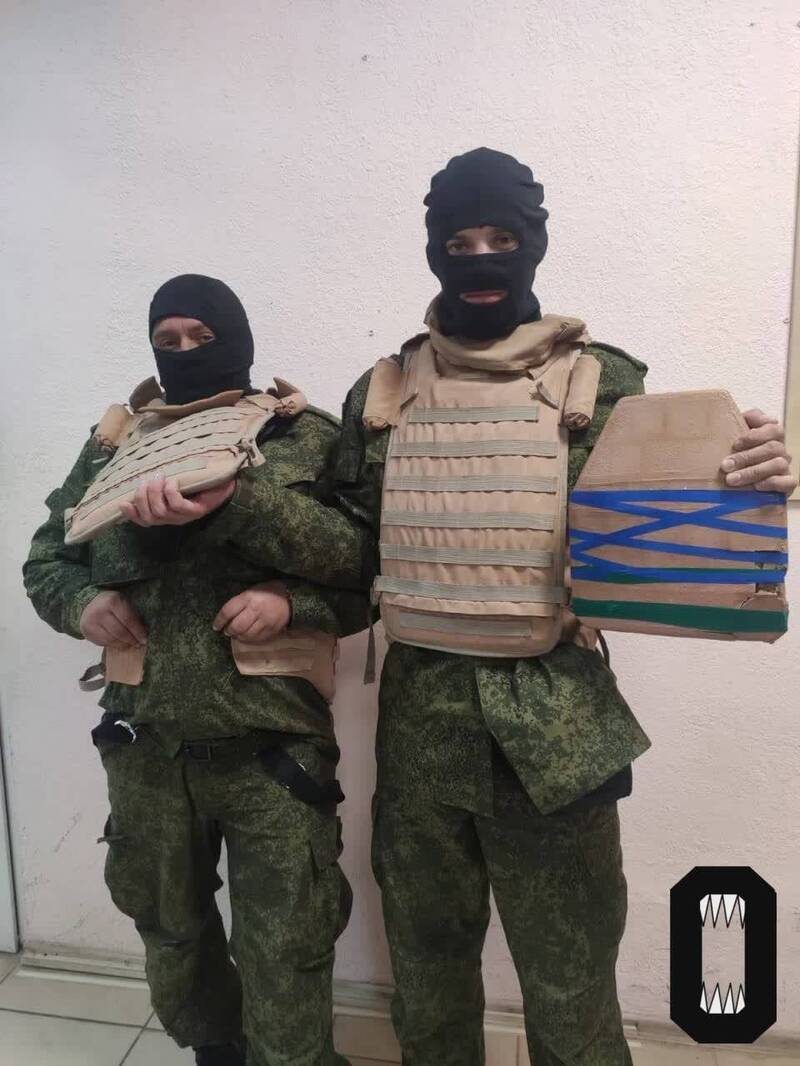 克里米亚的俄军动员兵抱怨防弹背心品质不好。（图撷取自推特）(photo:LTN)