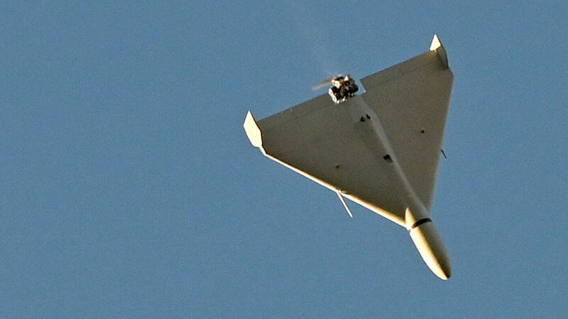 外媒捕捉到伊朗制「见证者-136」（Shahed-136） 无人机现踪基辅上空。（法新社）(photo:LTN)