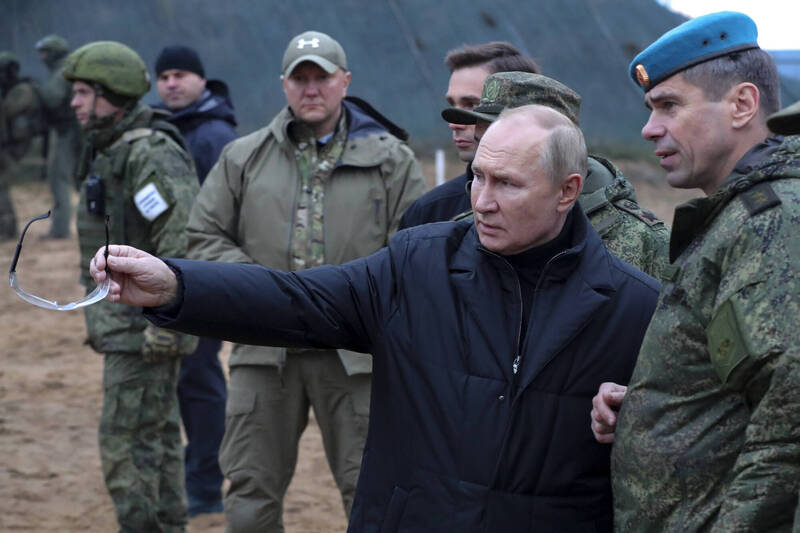 俄罗斯总统日前视察梁赞地区的靶场。（美联社）(photo:LTN)