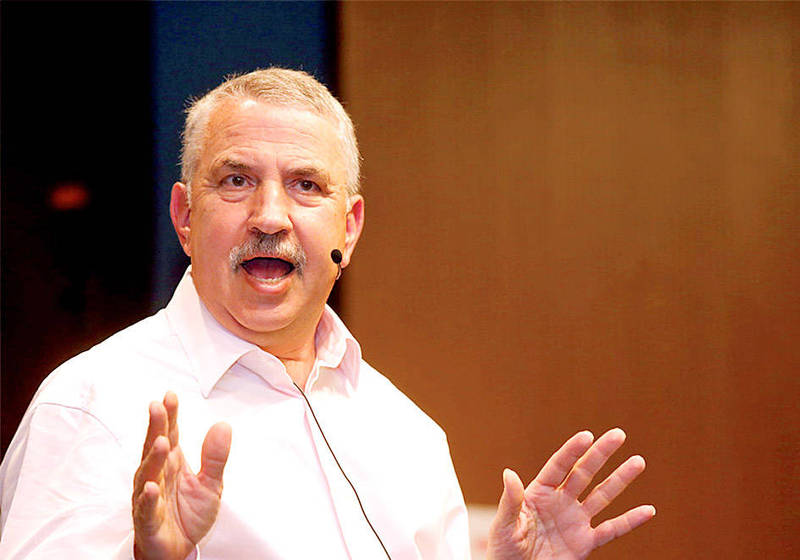 Columnist Thomas Friedman delivers a speech at a seminar held by Asia Society in Hong Kong December 16, 2008.
Photo: Reuters