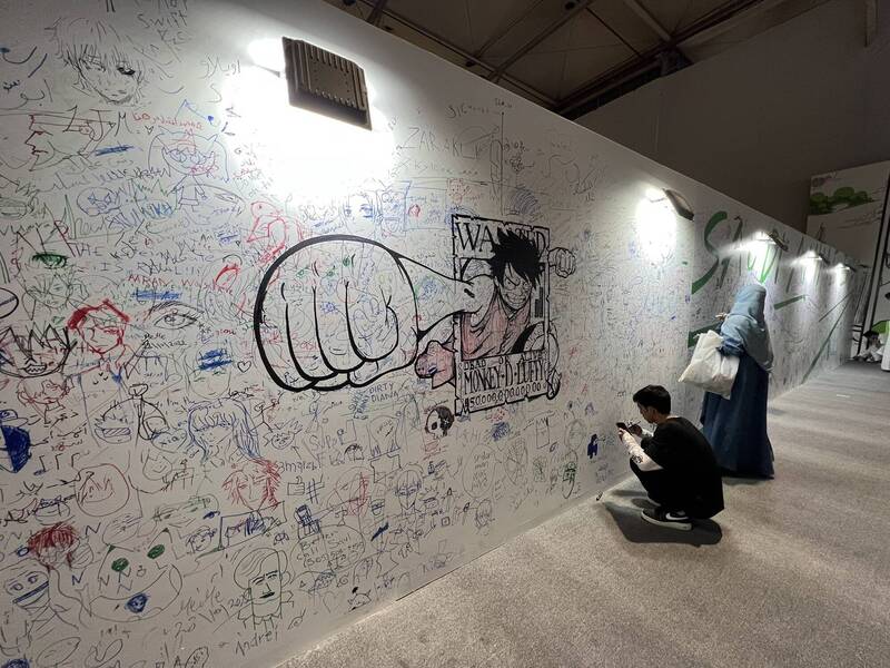 沙乌地阿拉伯举行日本高人气动漫展览，吸引众多世界各地的动漫迷前来共襄盛举。（图撷自Twitter/鹰鸟屋 明 HykeComic调达 Saudi Anime Expo Webtoon探しの旅）(photo:LTN)